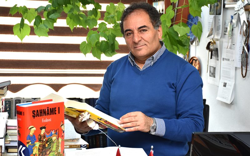 نعمت ییلدریم، استاد زبان و ادبیات فارسی در ترکیه