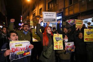 «پول ما دیگر ارزشی ندارد»؛ رشد ناامیدی در ترکیه به دنبال بحران لیر